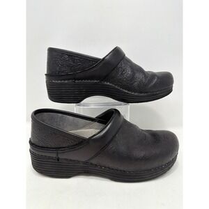 Dansko LT Pro Black Floral Embossed Leather Clogs Womens 38‎ Nursing Shoes